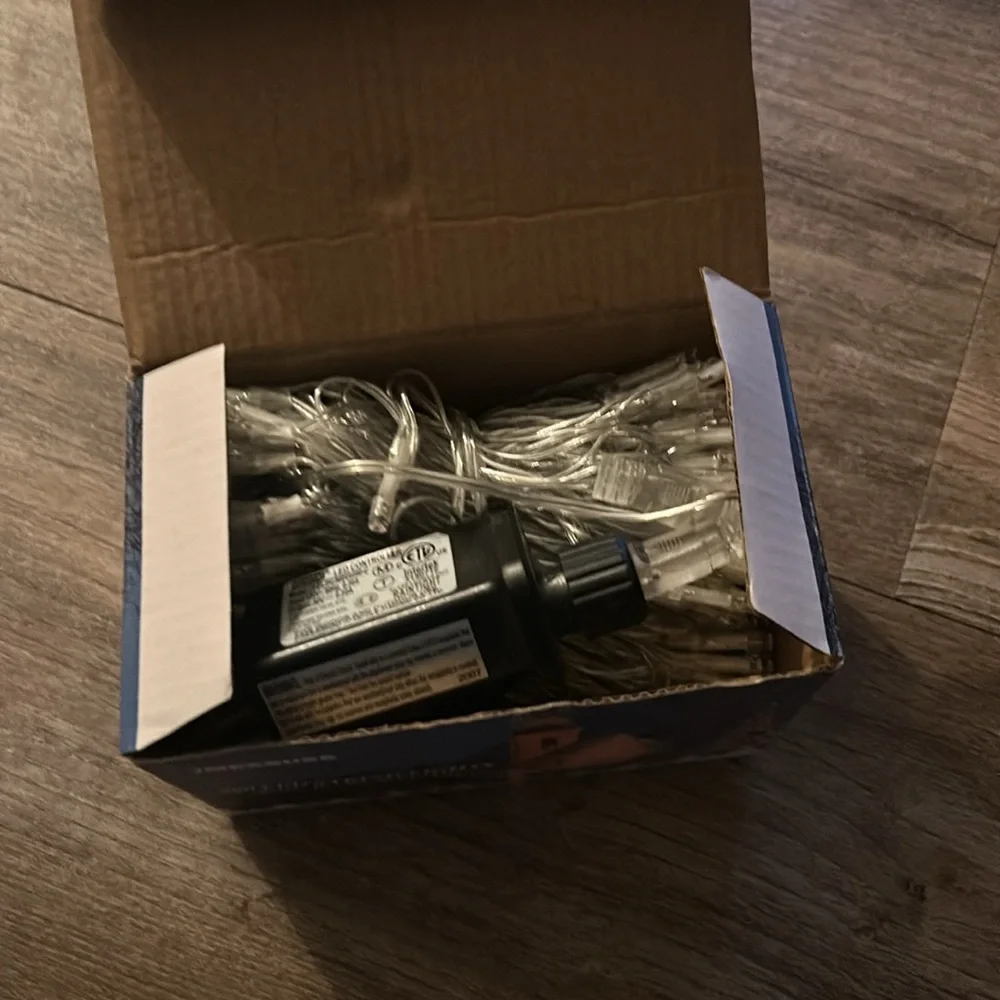 JMEXSUSS 66ft 200 LED Indoor/Outdoor LED lights.Brand New with Box